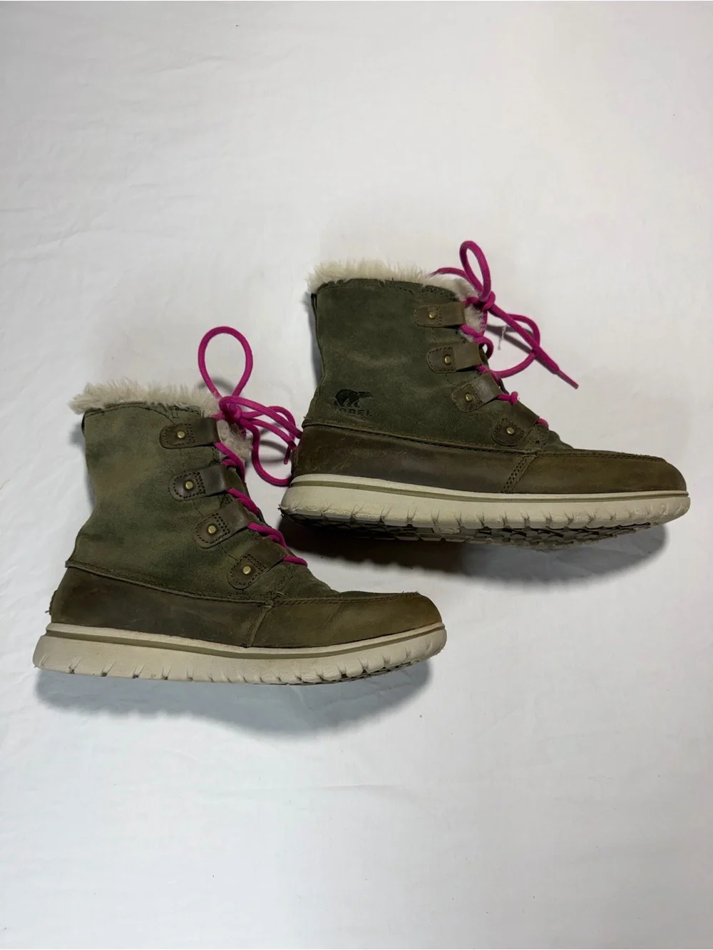 Sorel Cozy Joan in olive green